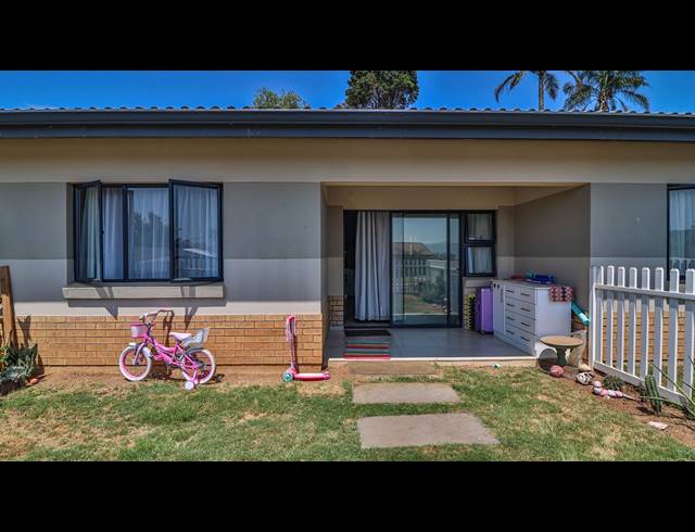 2 BEDROOM APARTMENT FOR SALE IN HAYFIELDS